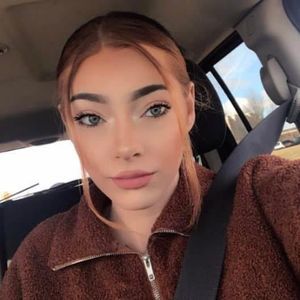 Meet your Posher, Cayla
